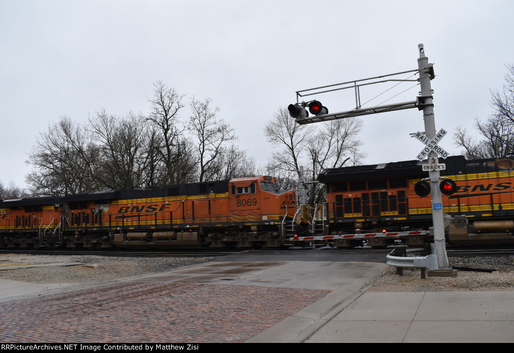 BNSF 8069